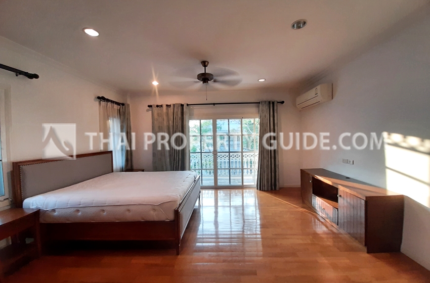 House with Shared Pool in Sukhumvit 